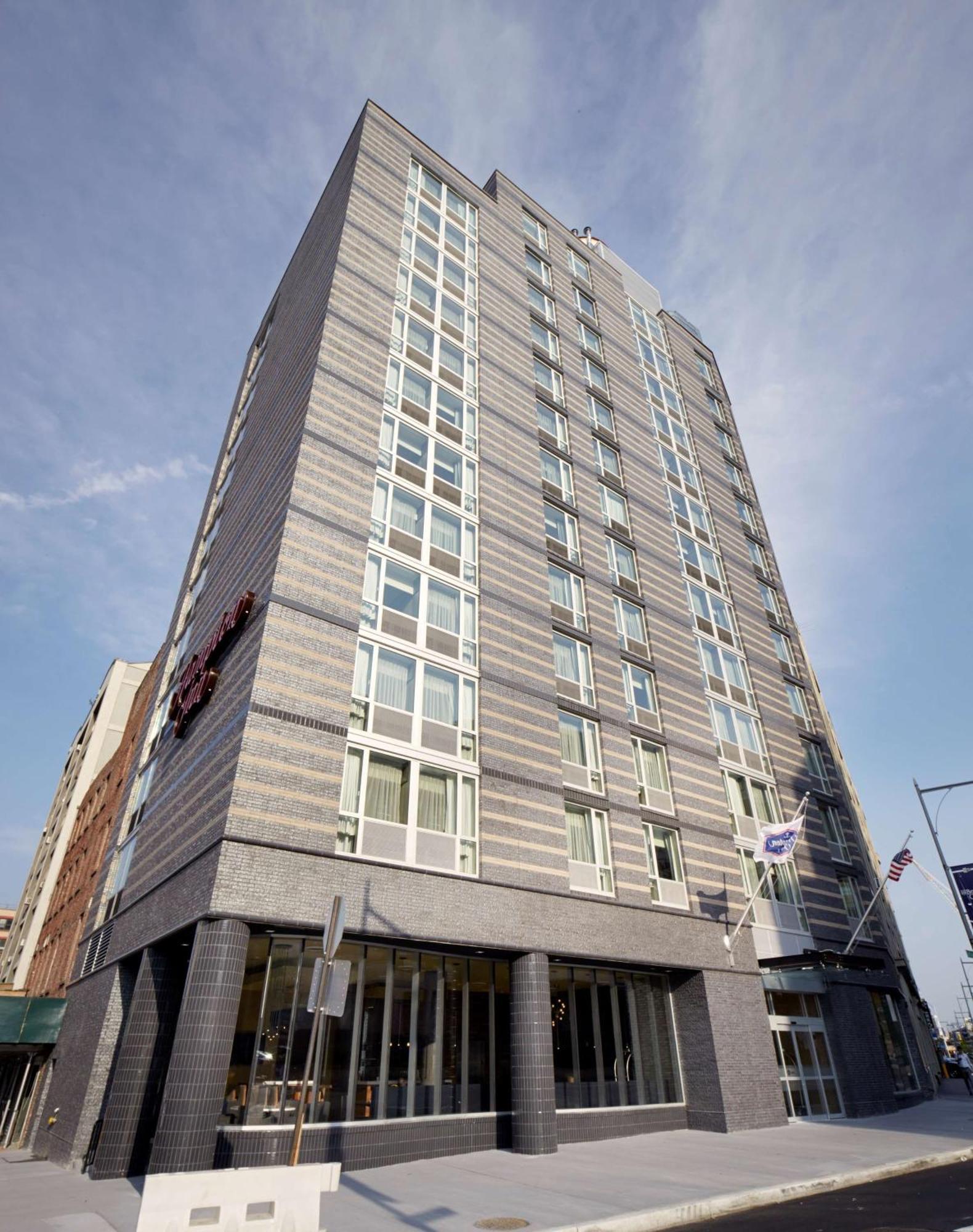 Hampton Inn Brooklyn Downtown Нью-Йорк Экстерьер фото